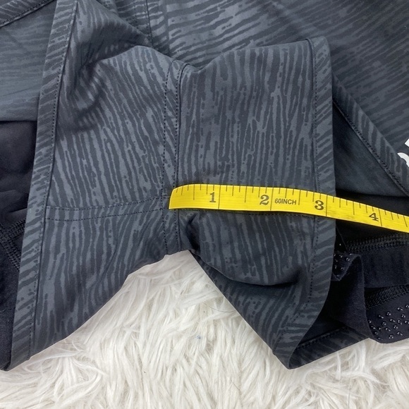 Lululemon Bootcamp Ready Short 3.5" Stride Emboss Black - Picture 3 of 8